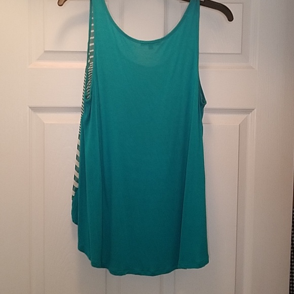 🌴Sleeveless top - Picture 4 of 4